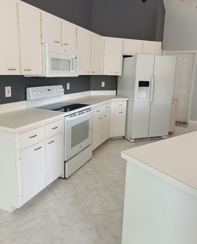 Foto del edificio - 2881-2856 56th Ave Cir E