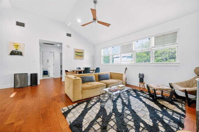 Foto del edificio - 1312 Woodland Ave