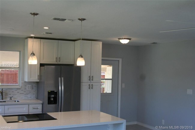 Building Photo - 3 br, 2 bath House - 200 SW 65th Way