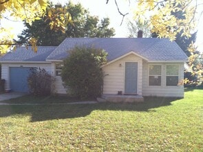 Building Photo - 318 Doran Ln