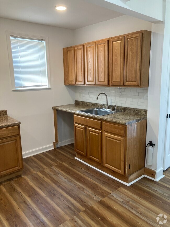 Building Photo - 405 Bellevue St