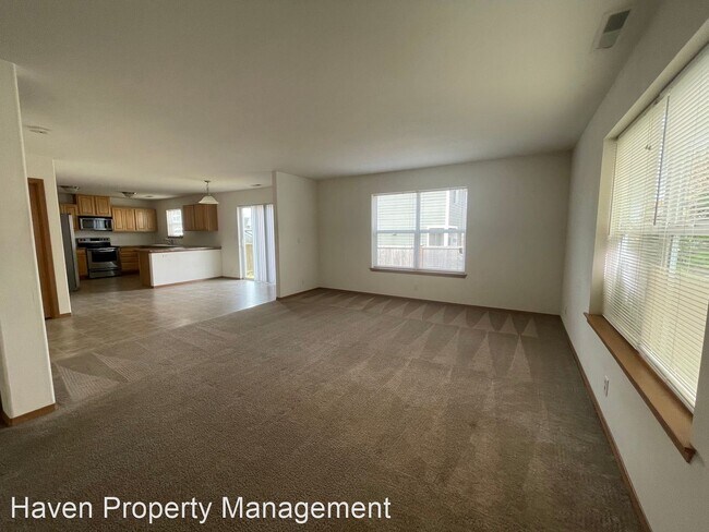 Building Photo - 4 br, 2.5 bath House - 11422 178th Avenue ...
