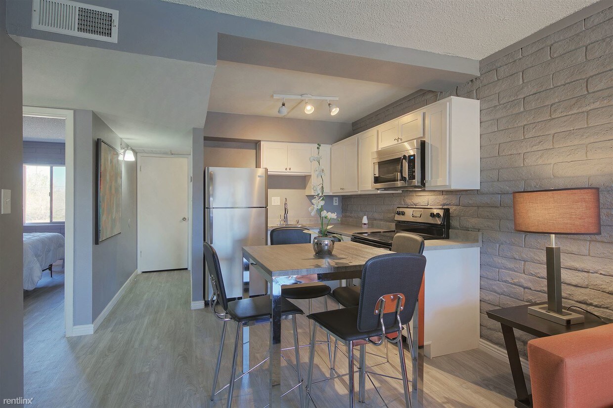 2 br, 1 bath - 1014 S Farmer Ave 18 - 2 br, 1 bath  - 1014 S Farmer Ave 18