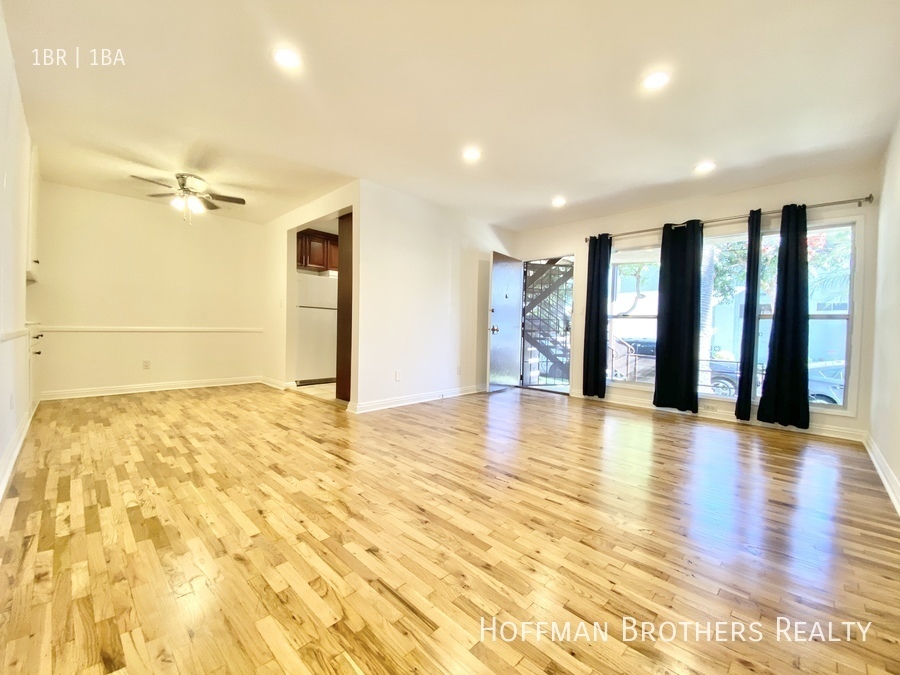 Foto principal - 8407 Clinton Ave