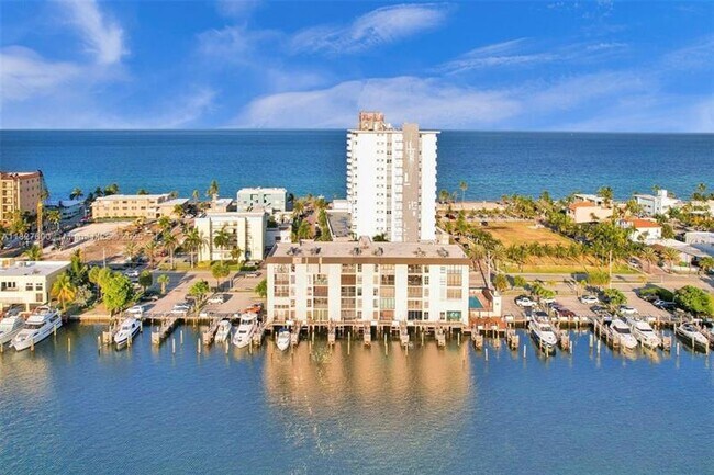 Foto del edificio - 3200 N Ocean Dr