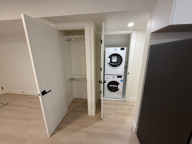 Photo du bâtiment - 631 Eighth St