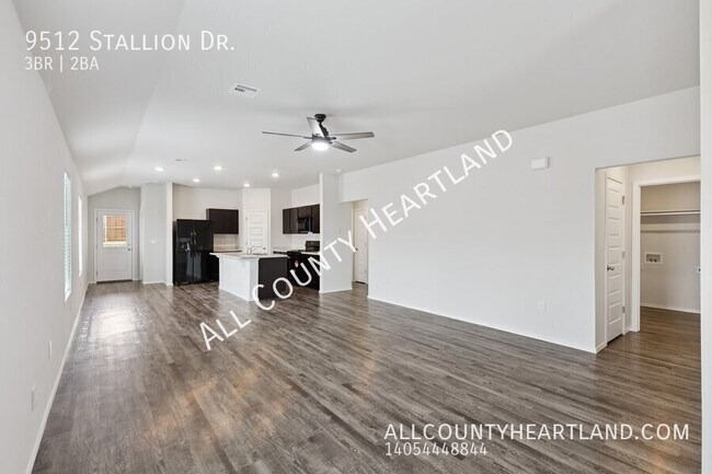 Foto del edificio - 9512 Stallion Dr