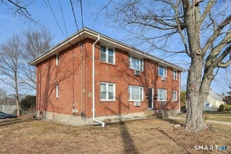 Building Photo - 63 Maynard St
