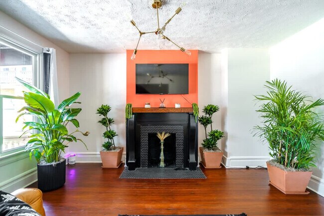 Building Photo - 29 Lundy St