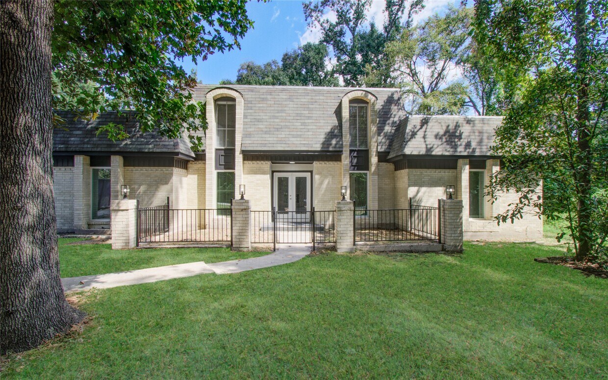 Foto principal - 619 River Plantation Dr