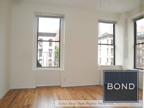 Foto principal - 300 E 83rd St