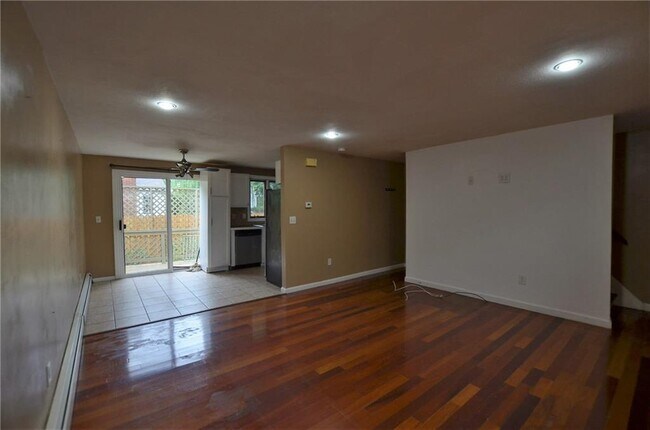 Foto del edificio - 151 Willett Ave