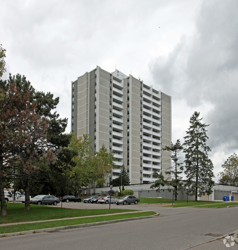 Building Photo - Oxford Towers