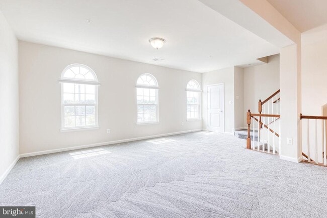 Building Photo - 365 Chessington Dr