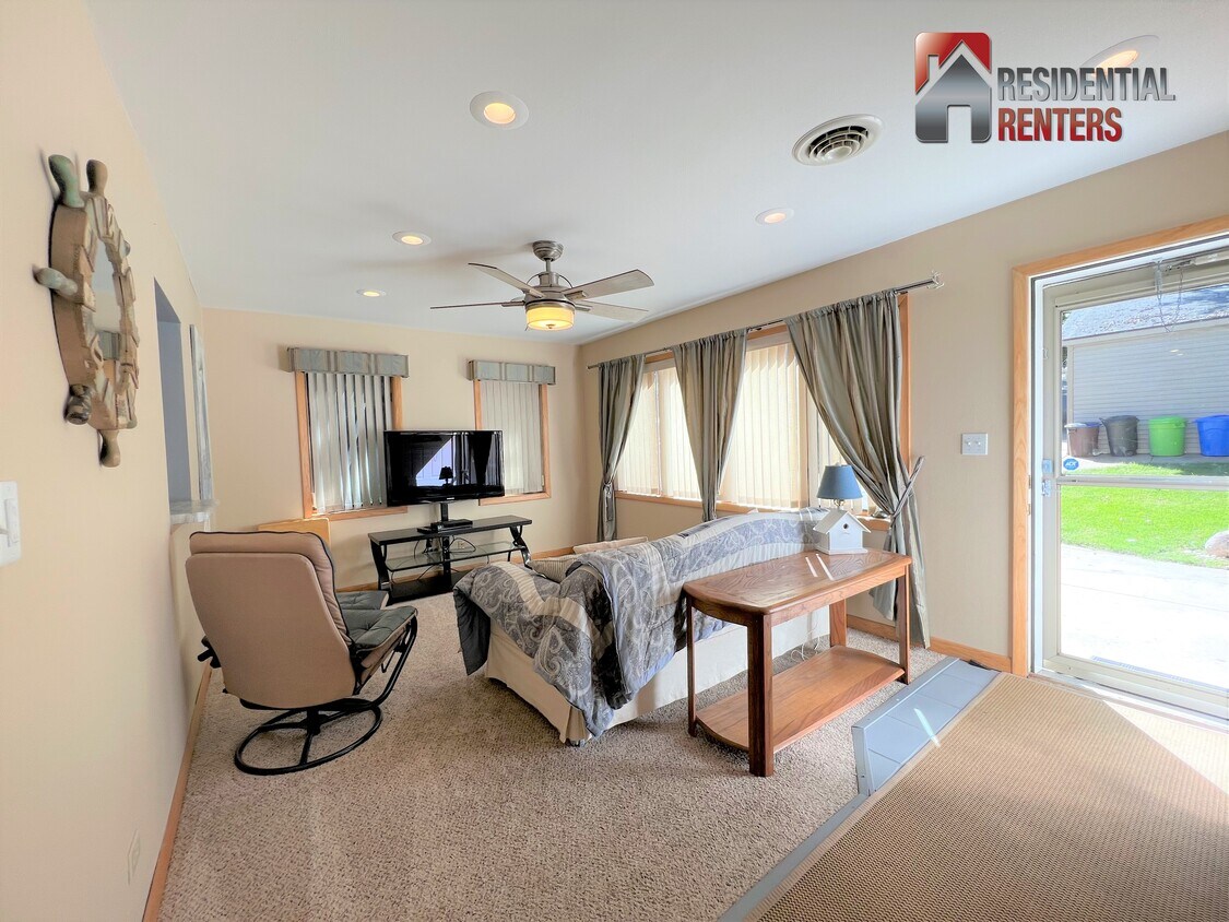 2310 N Lake Dr, Milwaukee, WI 53211 House Rental in Milwaukee, WI