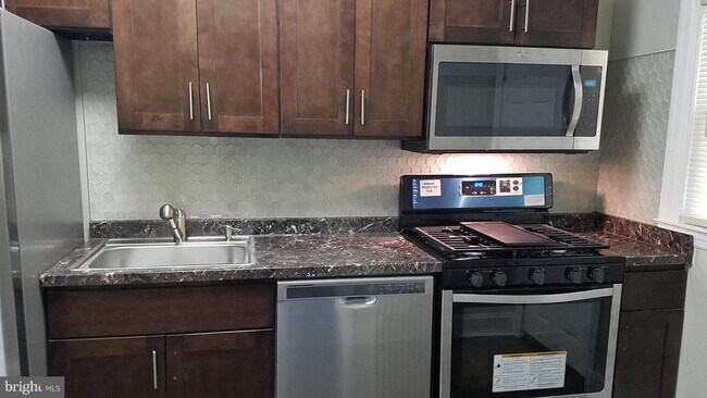 Foto del edificio - 2430 Shirley Ave