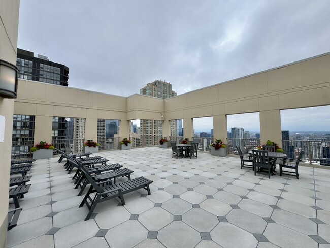 Photo - 2 E Erie St Apartment