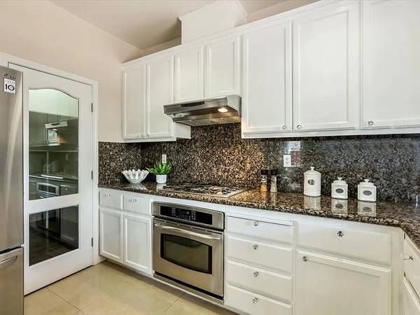 Foto del edificio - 1076 Bramblewood Ln