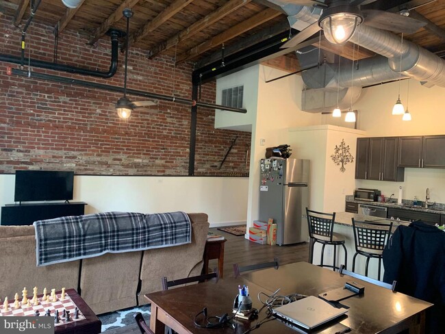 Foto del edificio - 833 N Market St
