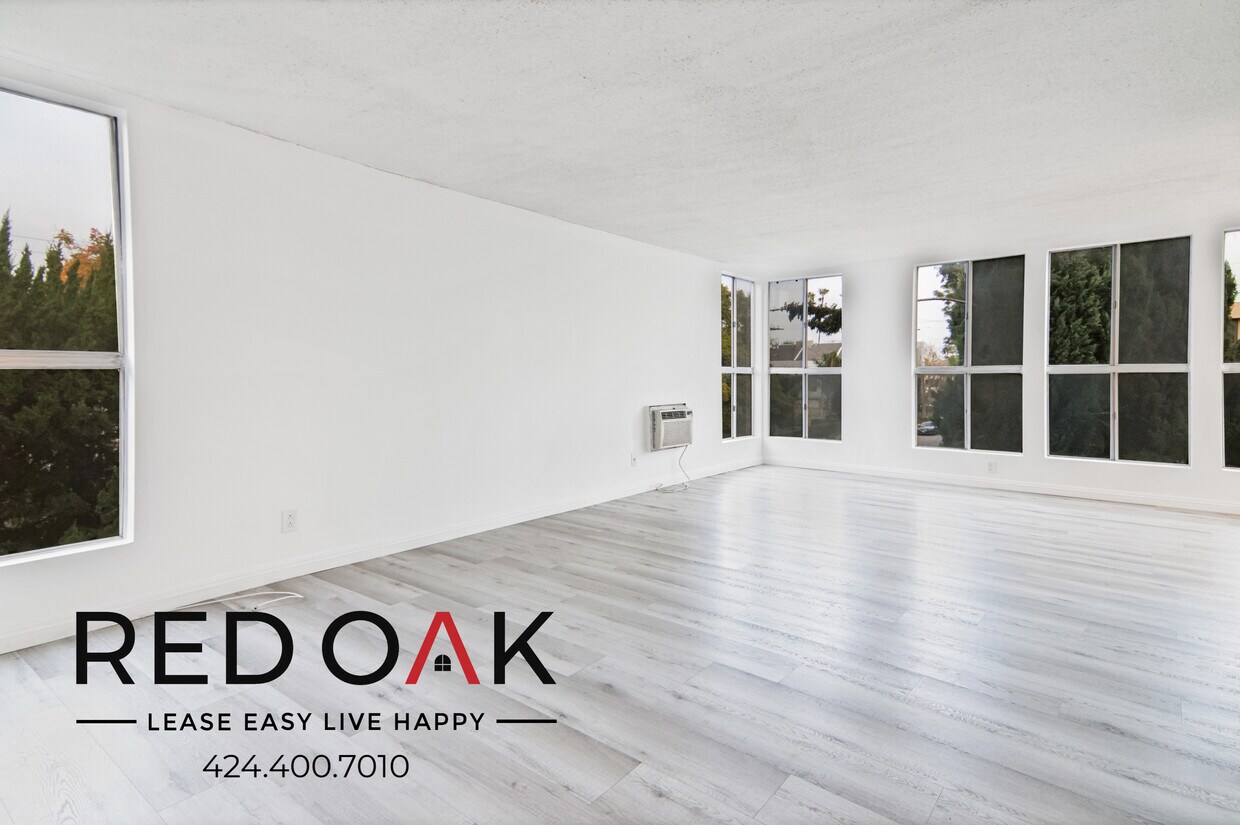 Primary Photo - Spectacular and Spacious One Bedroom with ...
