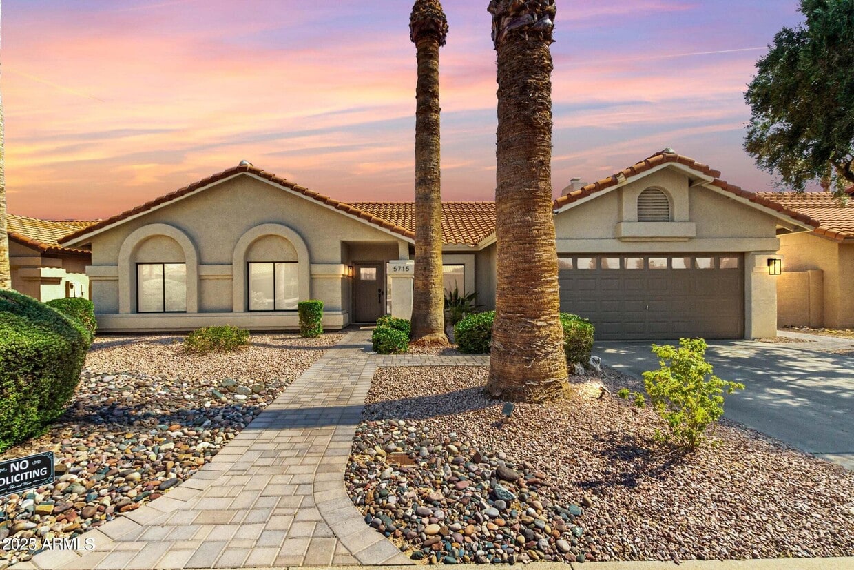 Primary Photo - 5715 E Campo Bello Dr