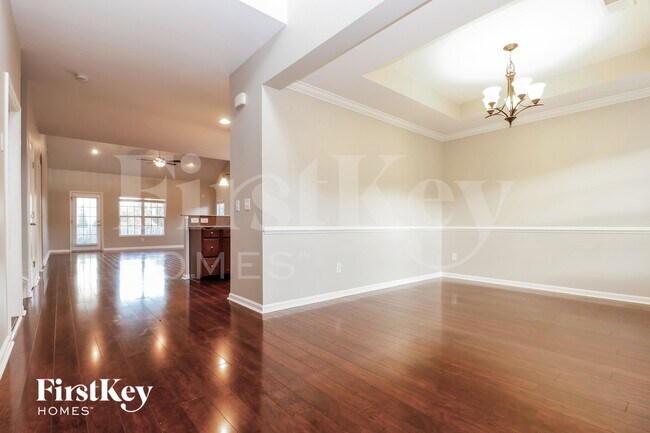 Foto del edificio - 9023 Hema Ln