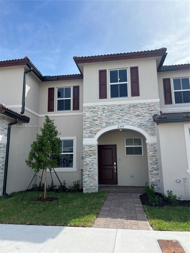 Foto principal - 2357 NW 122nd Ter