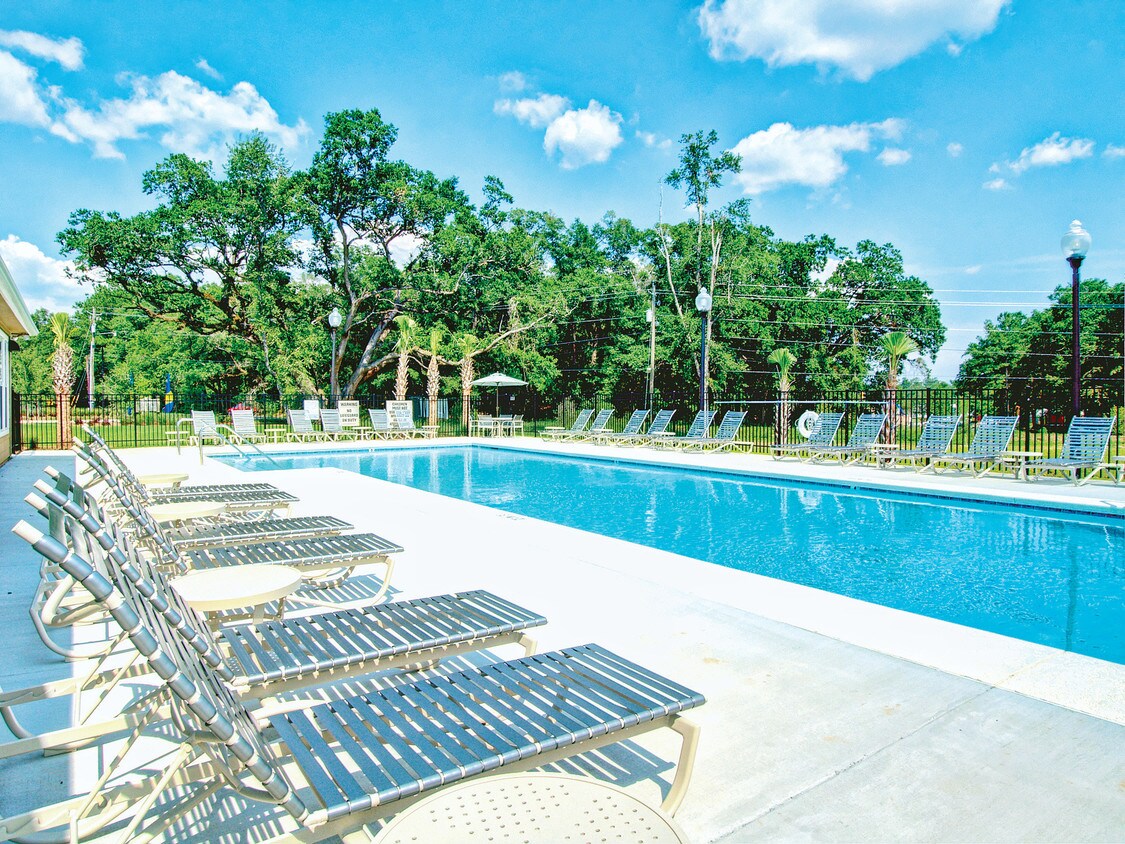 Woodside Apartments in Mobile, AL