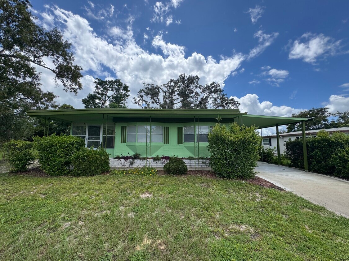 Foto principal - 12136 Fairway Ave