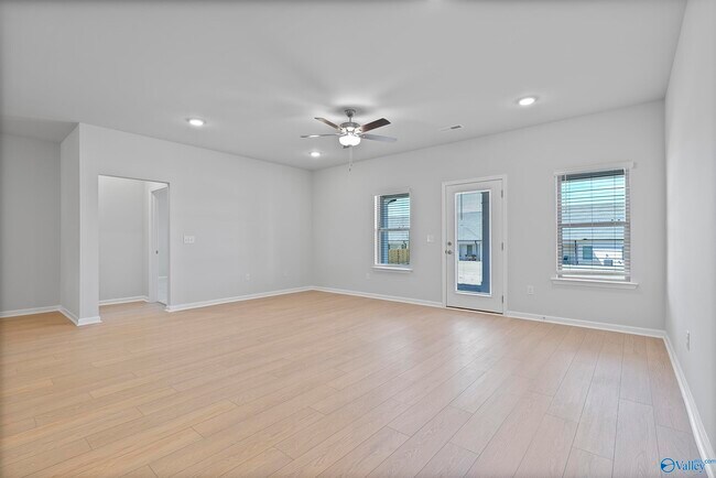 Building Photo - 206 Osceola Cir