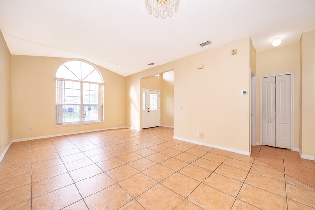 Foto del edificio - 10831 Leader Ln