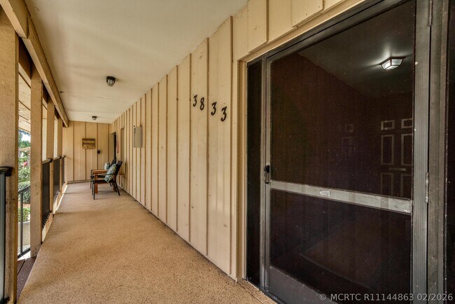 Foto del edificio - 3833 Edgewater Dr