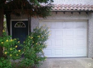 Building Photo - 421 Atlantic Dr