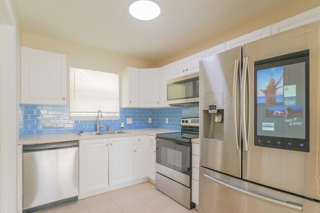 Foto del edificio - 1115 N Brevard St