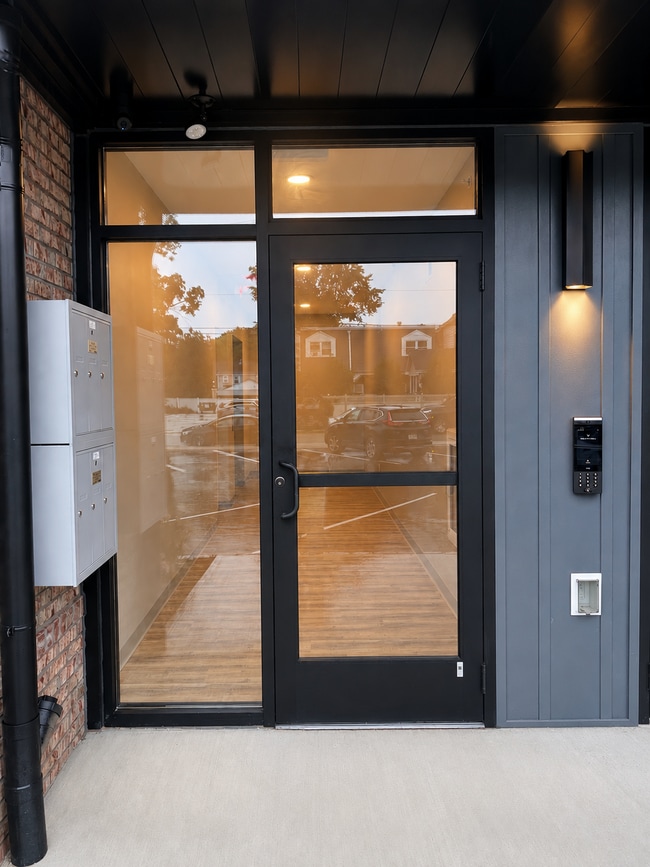 Building Photo - 575 Newark Pompton Tpke