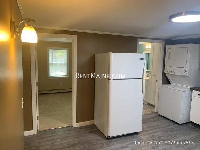 Foto del edificio - 11 Stillwater Ave