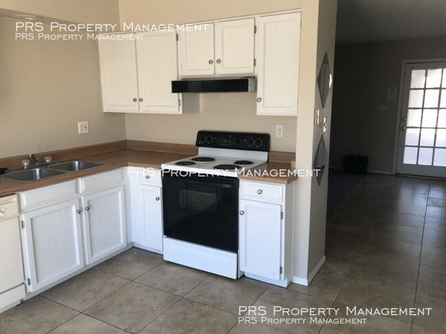Building Photo - 1338 E El Parque Dr