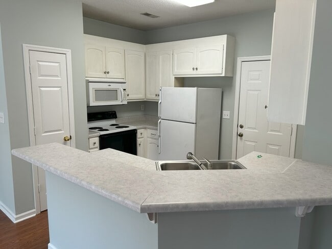 Building Photo - 225 Postwood Ct