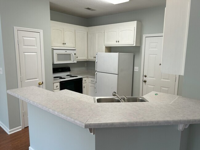 Foto del edificio - 225 Postwood Ct