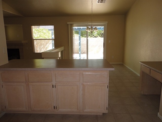 Foto del edificio - 1410 Lamplight Village Ln