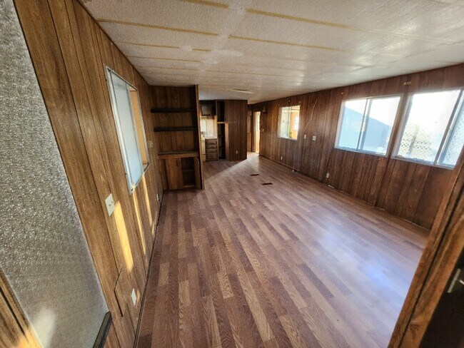Building Photo - 1111 Hardy Ln