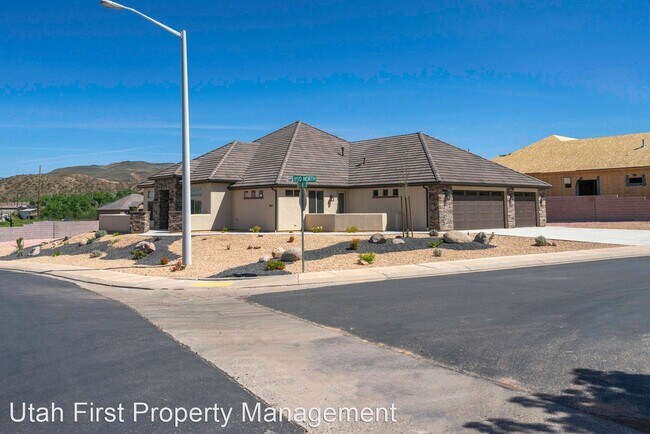 Foto del edificio - 3 br, 2.5 bath House - 860 N 370 W
