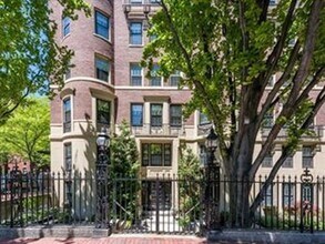 Building Photo - 137 Marlborough St