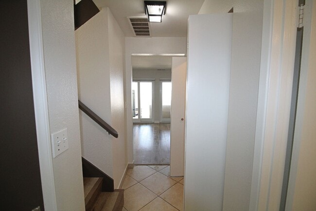 Building Photo - Oceanfront Silverstrand | 4 Bedroom + 3 Ba...
