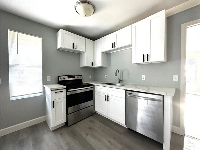 Building Photo - 4318 1st St