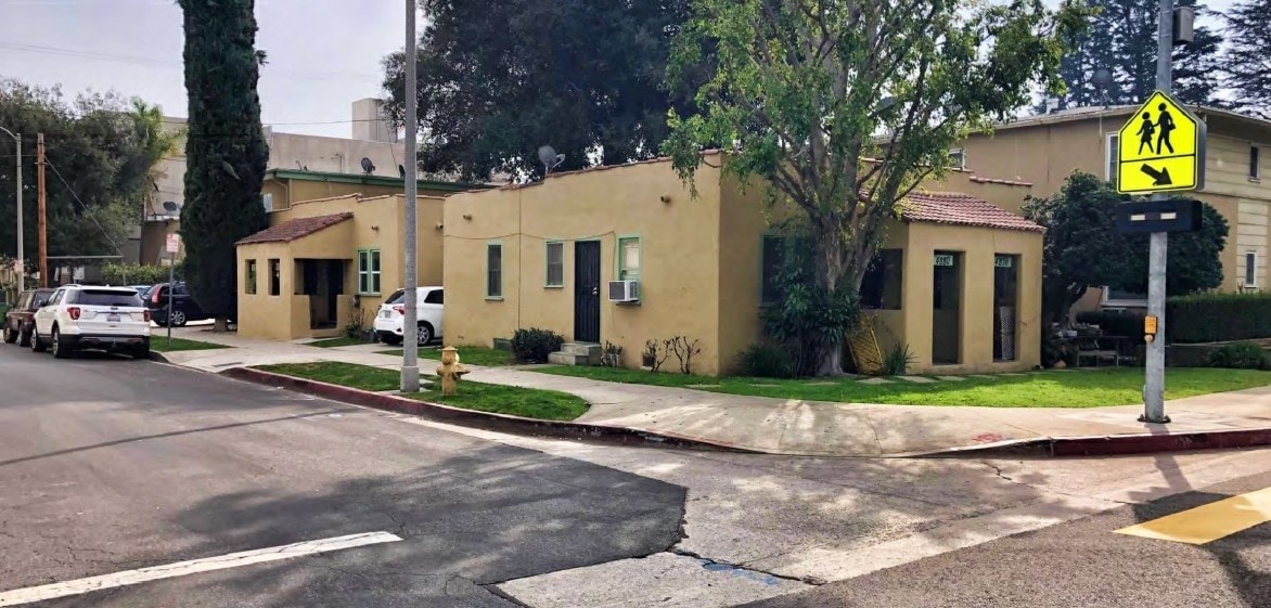 Primary Photo - 4876-4880 Tujunga Ave