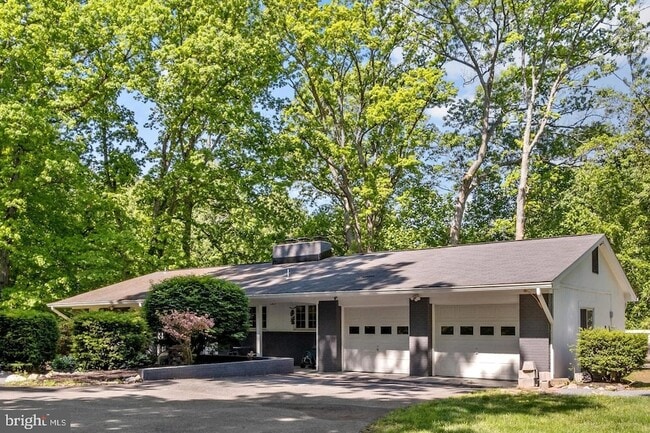 Photo - 3418 Annandale Rd House