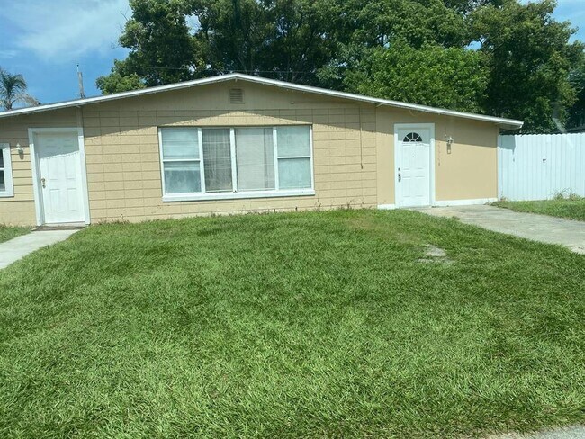 Foto del edificio - 4136 Iberis Ln