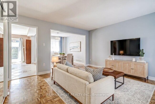 Building Photo - 7265 Sandhurst Dr