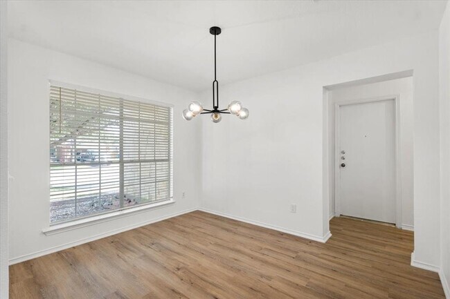 Building Photo - 2219 Ada Ln